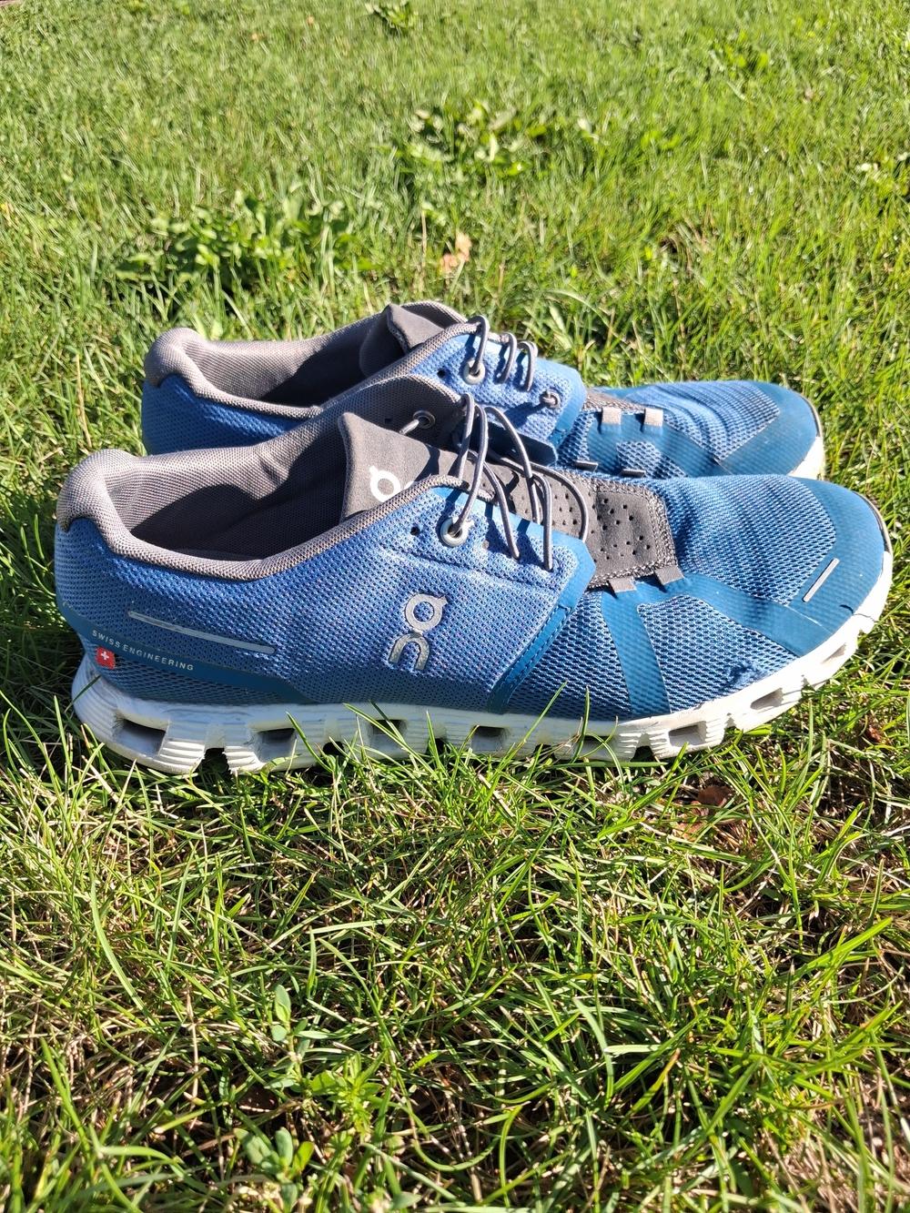 On Running Men’s Athletic Sneakers in Blue and White - Picture 6 of 7